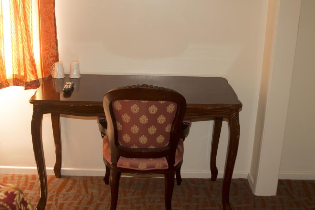Lido Hotel Huntington Park Zimmer foto